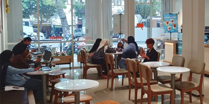 Suasana di Tomoro Coffee Blimbing, Kota Malang.