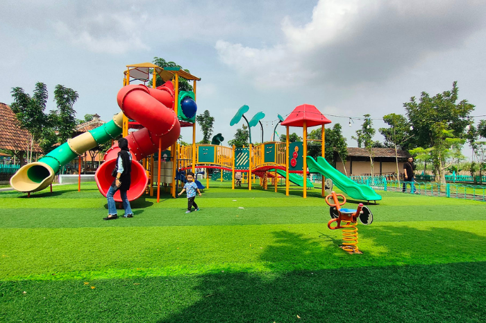 Selain mini zoo, Sui Farm juga punya area bermain anak (Google Maps OXC Boy).