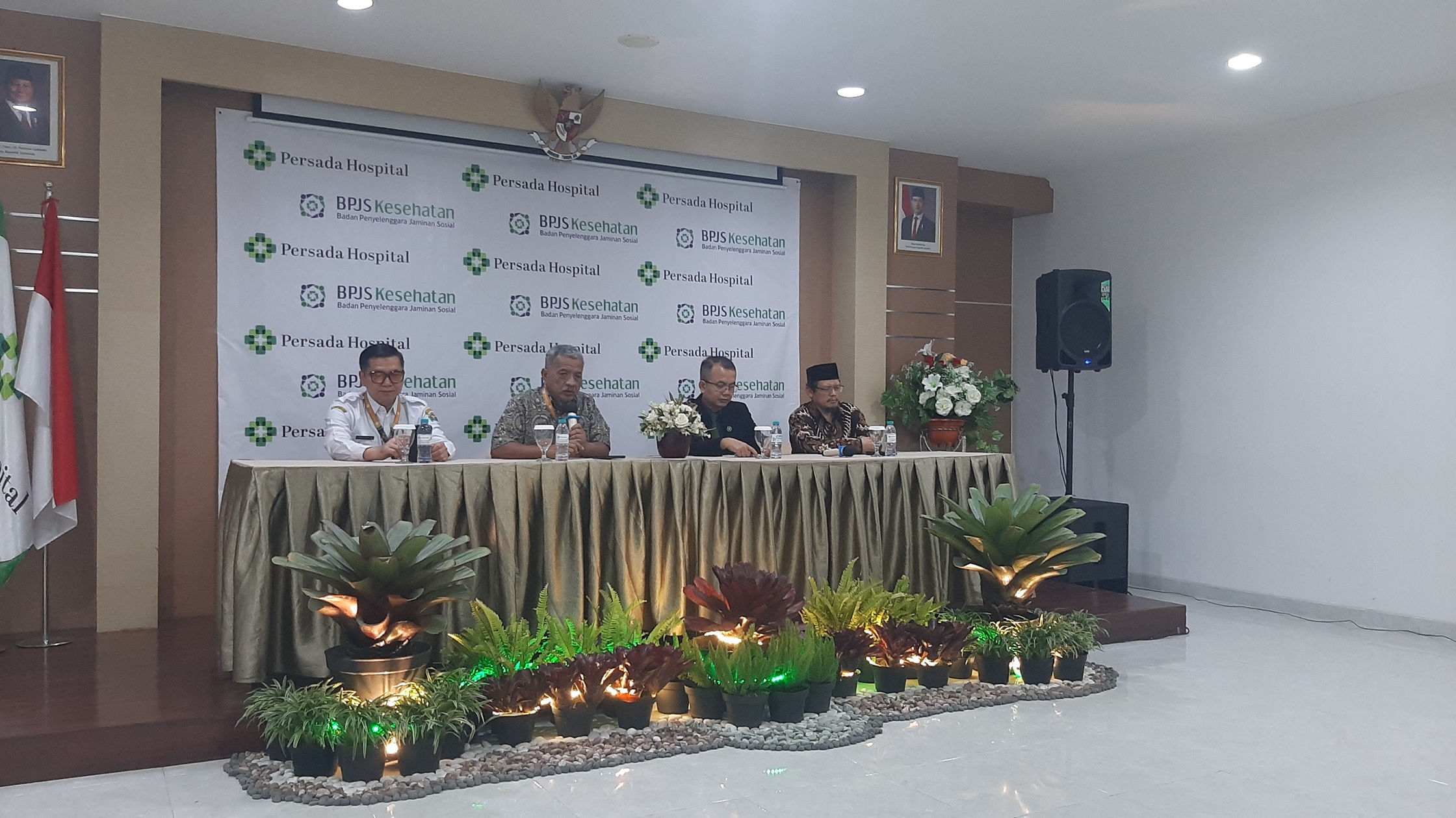 Dari kiri, Kadinkes Kota Malang dr Husnul Muarif, Kepala BPJS Kesehatan Cabang Malang Roni Kurnia Hadi, Direktur Persada Hospital dr Kristiawan Basuki Rahmat, dan Ketua Persi Malang dr Tri Wahyu.
