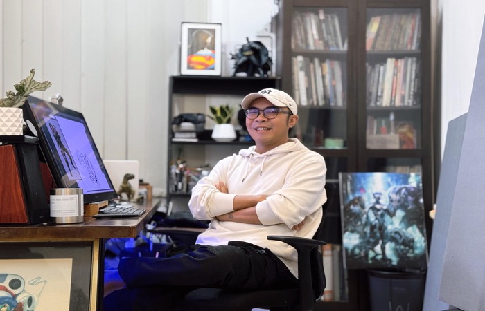 BUAH KETEKUNAN: Admira Wijaya berpose di dalam studio pribadinya, SNAW Studio, Kota Denpasar, Bali, Minggu lalu (15/12)