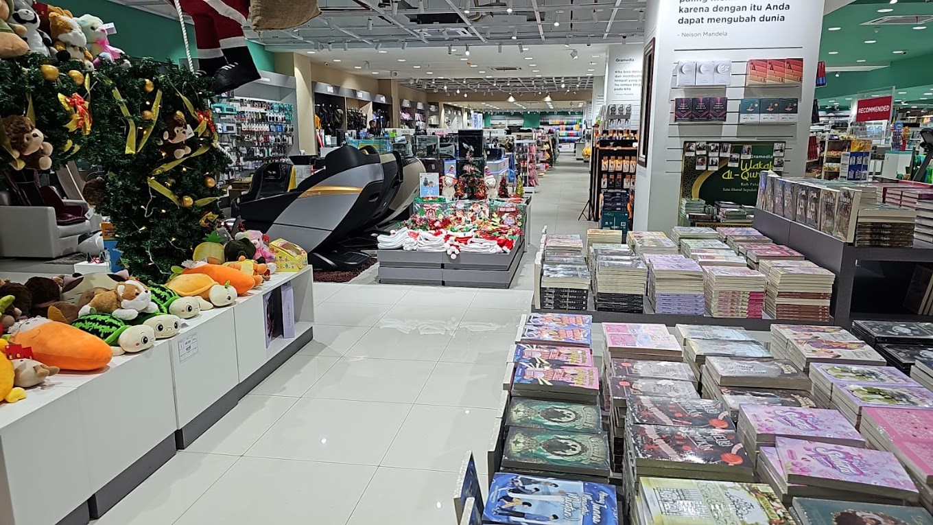 Gramedia MOG Malang. (Google Maps Mameme Music)
