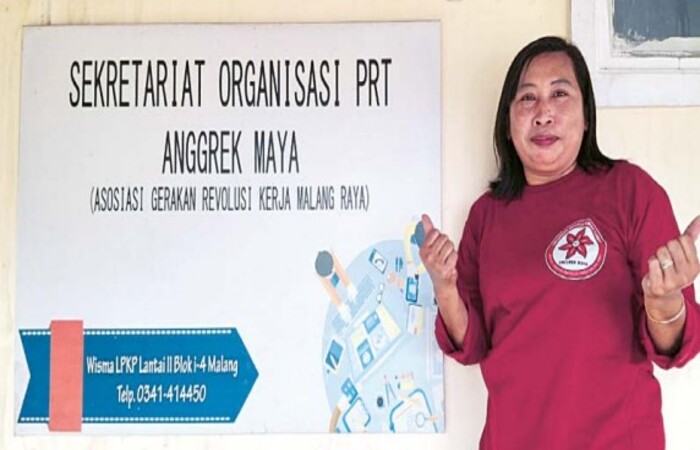 PERJUANGKAN REKAN: Nuriyati mengunjungi Kantor Sekretariat 0rganisasi RT di Jalan Karanglo Indah Nomor 28, Kelurahan Balearjosari, Kecamatan Blimbing, beberapa waktu lalu.