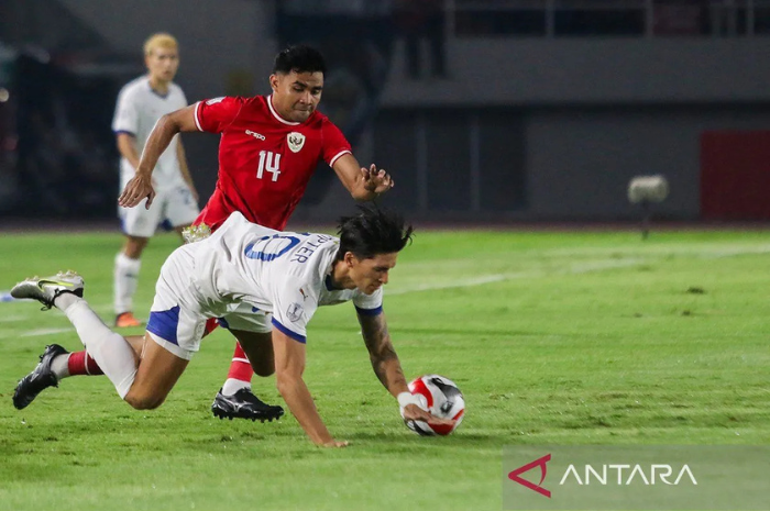 Filipina berhasil mengungguli Indonesia dengan satu gol dan lolos ke semifinal Piala AFF 2024 (ANTARA/Mohammad Ayudha).