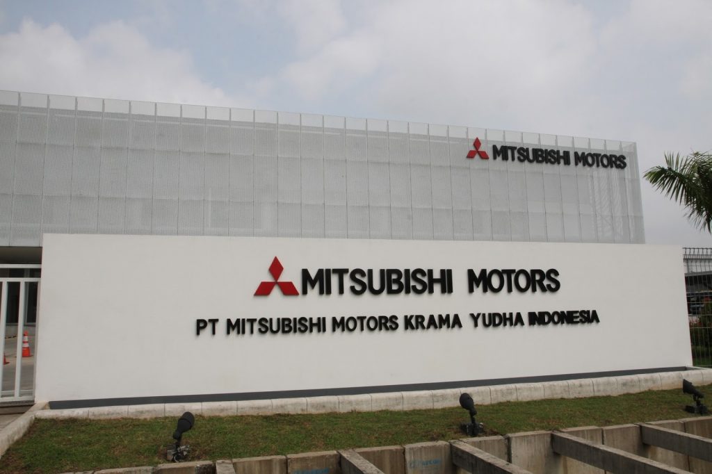 BERPOTENSI: PT Mitsubishi Motors Krama Yudha Indonesia berpeluang besar untuk menjadi pusat pasar internasional mobil hybrid. CEO Mitsubishi Motors Corporation, Takao Kato menyetujui hal tersebut.