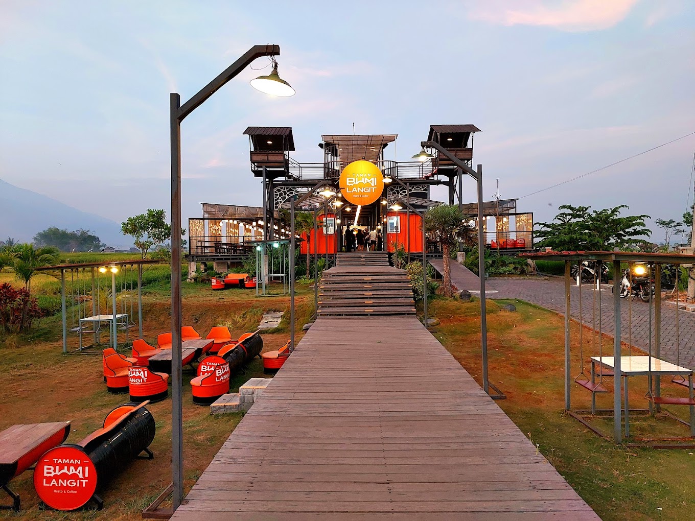 Taman Bumi Langit Resto & Cafe. (Google Maps erwan Saputra)