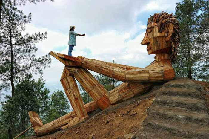 Taman Puncak Pandawa memiliki berbagai spot foto instagramable yang tidak boleh dilewatkan (Google Maps Rudi Yanto).