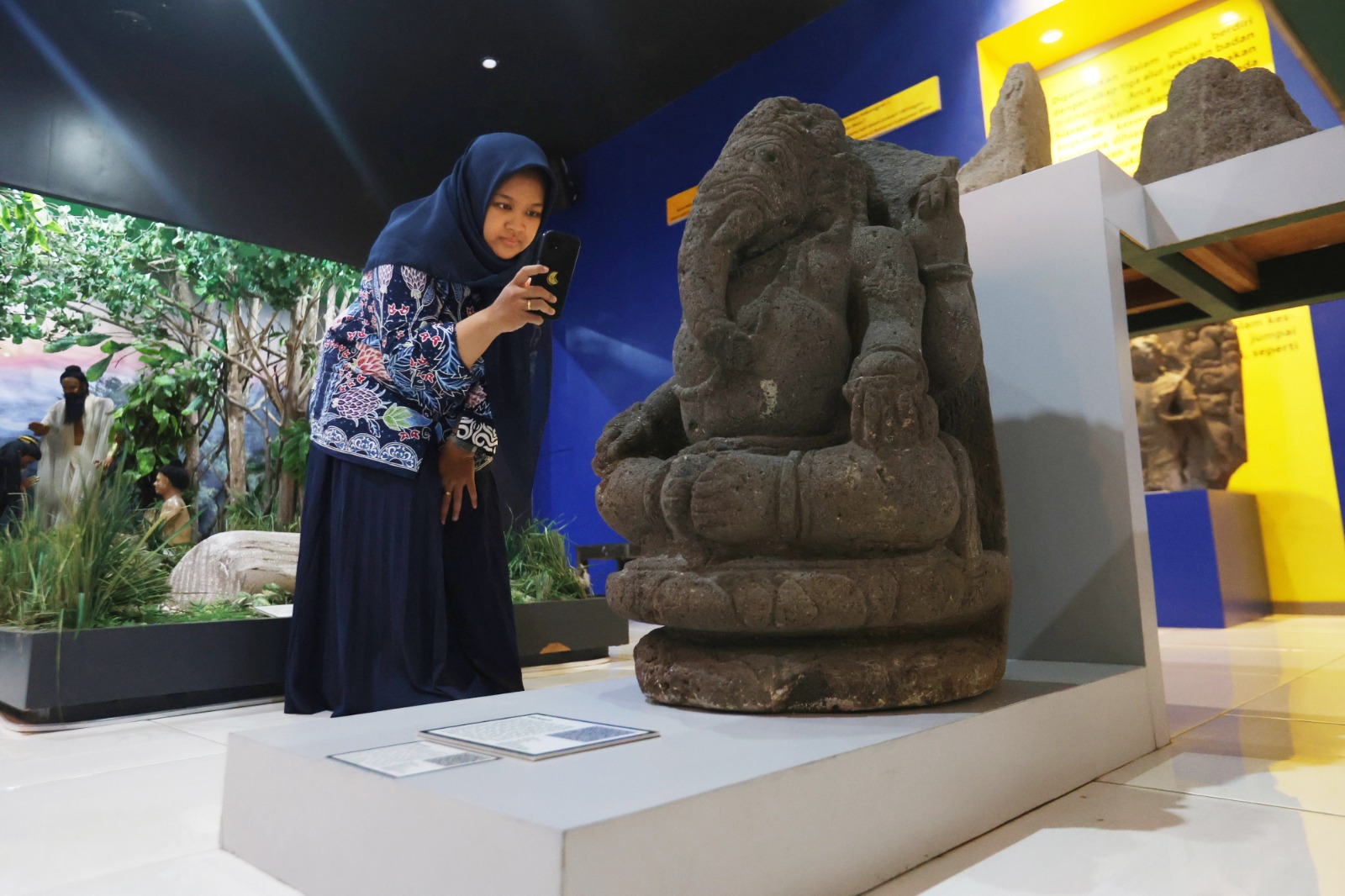 : UNTUK PELESTARIAN: Salah satu benda bersejarah di Museum Mpu Purwa diusulkan mendapatkan SK Wali Kota Malang sebagai cagar budaya. DARMONO/RADAR MALANG