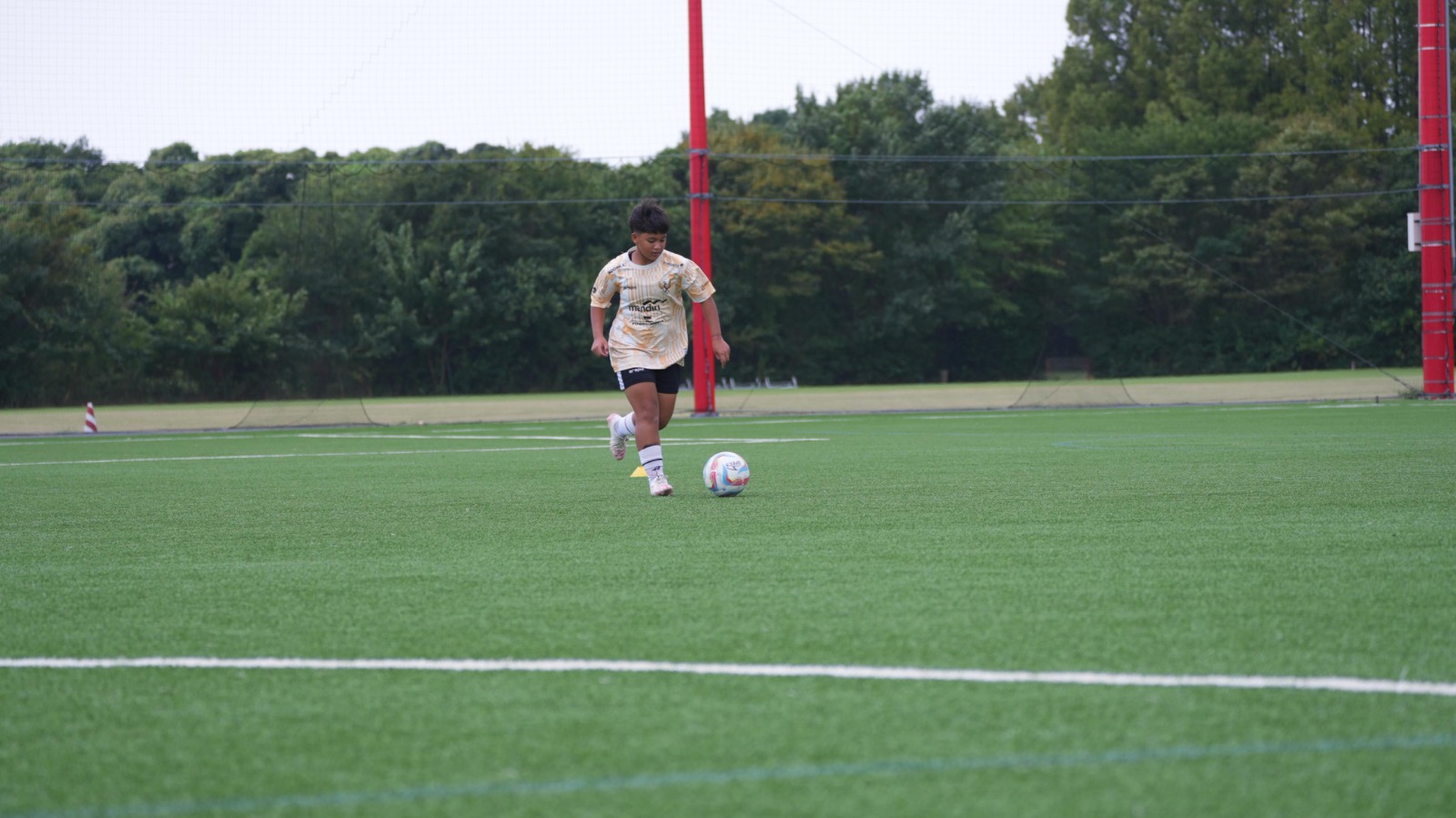 MENDAPAT KEPERCAYAAN: Syafia Tristalia Chorlienka menjalani training camp bersama Timnas Indonesia Putri di Jepang, Oktober tahun lalu. MO AREMA FC WOMEN FOR RADAR MALANG