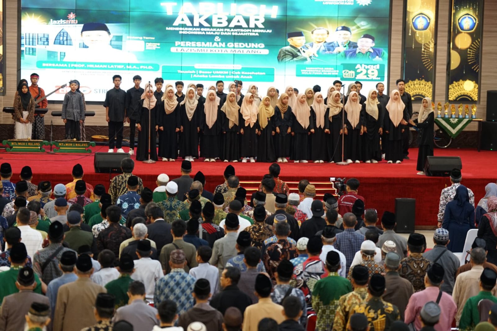 KOMPAK. Penampilan Matsamutu Voice saat memandu menyanyikan Indonesia Raya dan Mars Muhammadiyah
