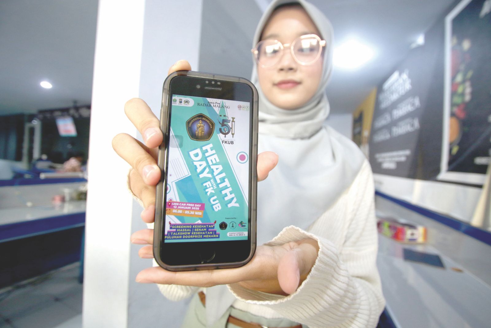 FK UB menggelar Health Day di CFD Ijen yang diisi dengan skrining kesehatan gratis hingga bagi-bagi doorprize menarik