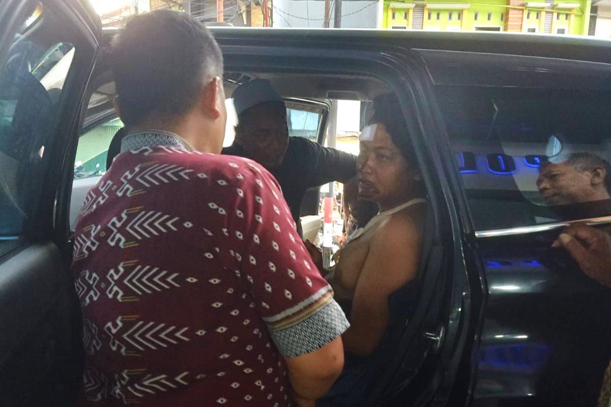M. Syafiudin dipulangkan sekitar pukul 17.00 kemarin (10/1) setelah kondisinya membaik. Dia merupakan salah satu korban selamat kecelakaan bus tapi kehilangan anak dan istrinya