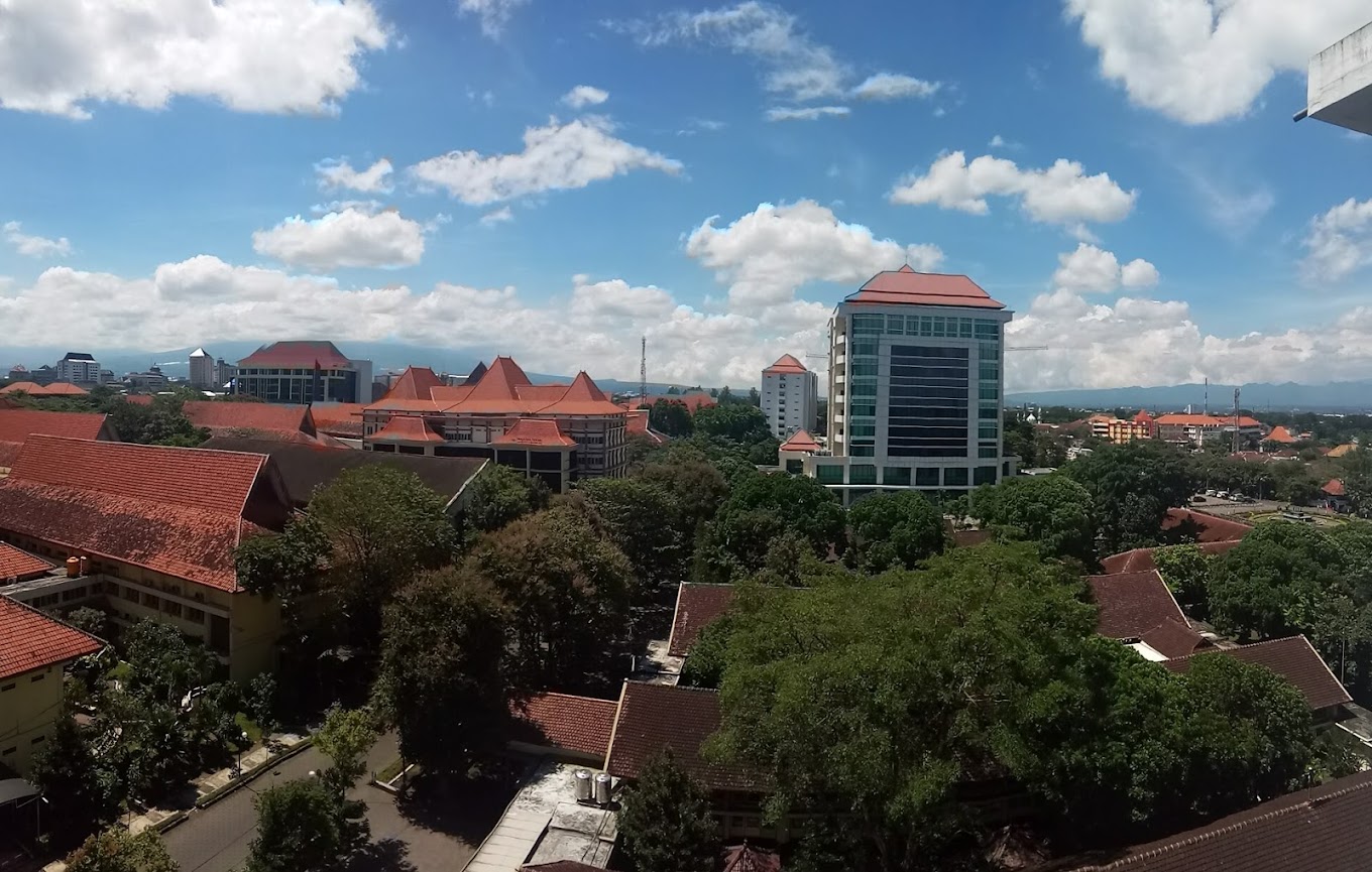 Foto Panorama UM dari lantai 6 FIS. (Google Maps Bima WP)