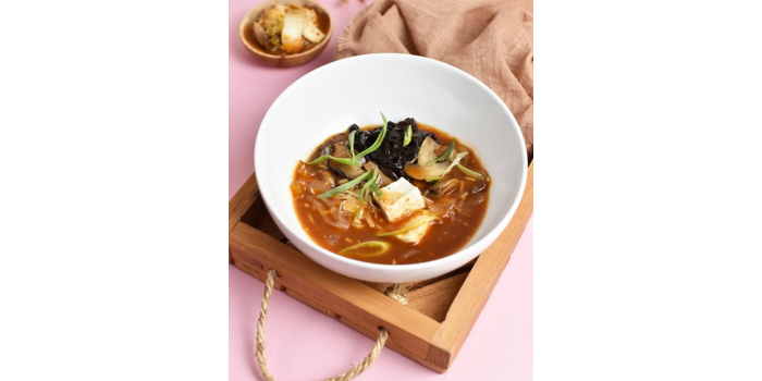 Korean Noodle Soup (bellecrown.kitchen)