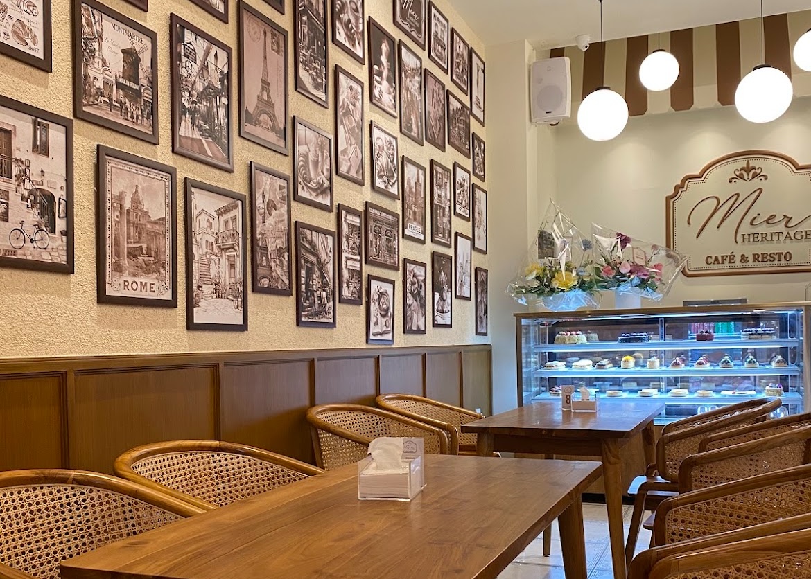 Kafe nuansa ala paris (sofyamc).