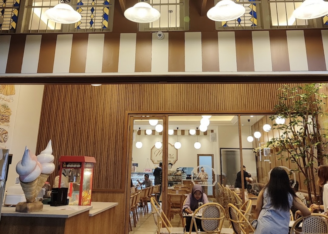 Kafe di deretan Kayutangan, yang instagramable (meitaf).