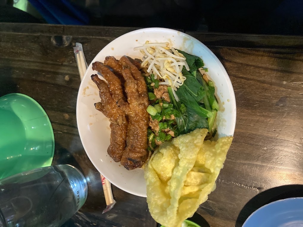 Mie Ayam Pak joko, salah satu rekomendasi mie ayam nak di sekitar Stasiun Kota Baru Malang (bonifasius).