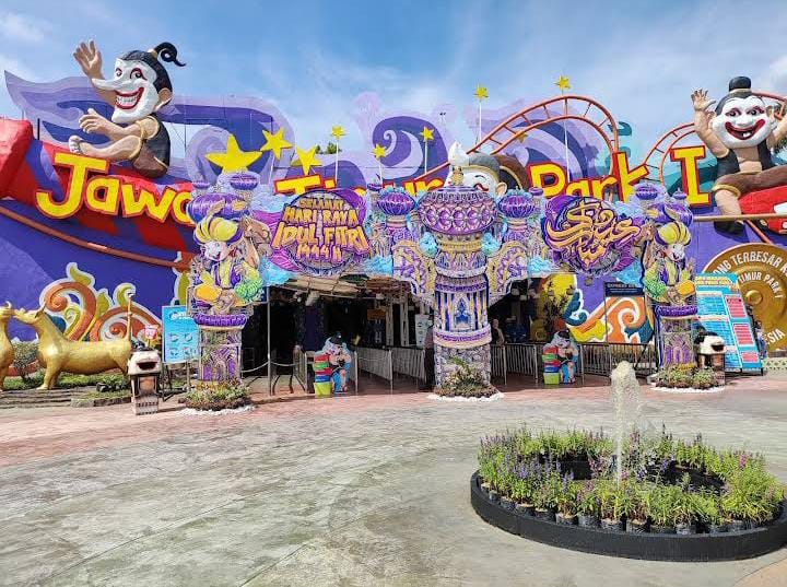 Jawa Timur Park 1 tampak depan (やぬある)