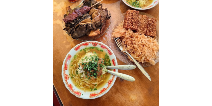 Soto Basket Splindid dan ondimen tambahannya (Theresia Lonika)