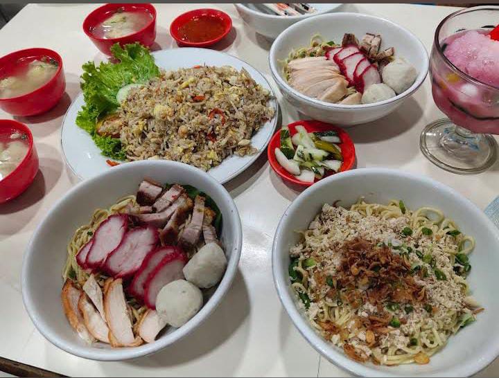 Beberapa menu dari Depot Gang Djangkrik (Vera Syah)