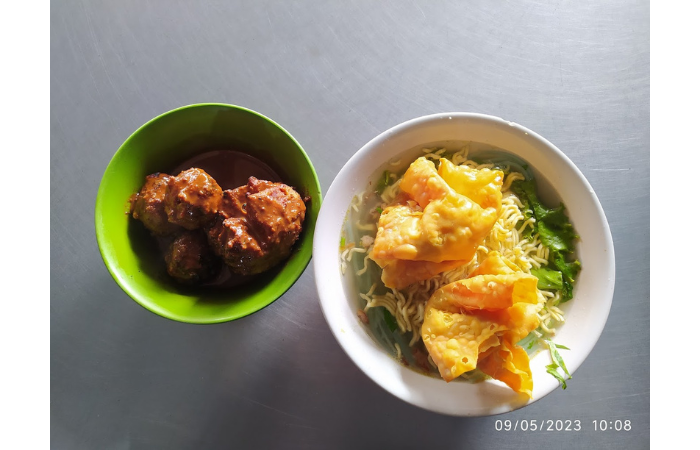 Bakso Bakar dan Bakso Kuah di Bakso Bakar Pak Soleh Pakisaji (Arman Abu Bakar di Google Maps)