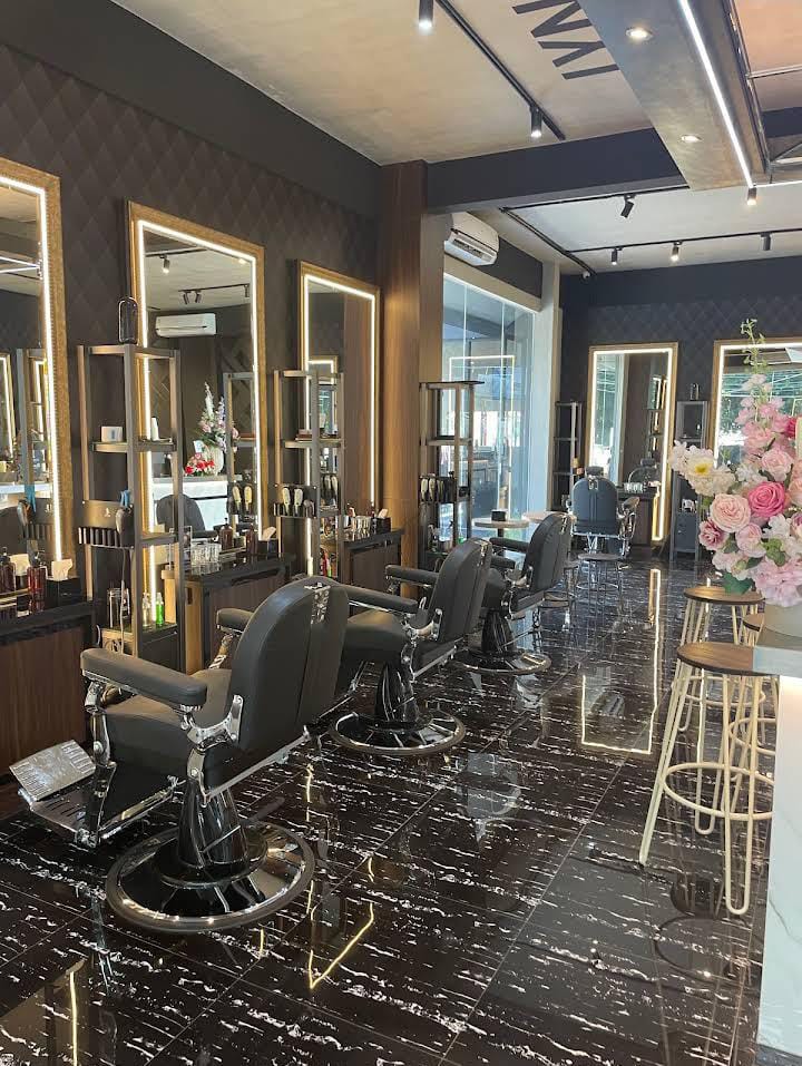 Lynford Barbershop Malang dari dalam (deddy irwidycs)