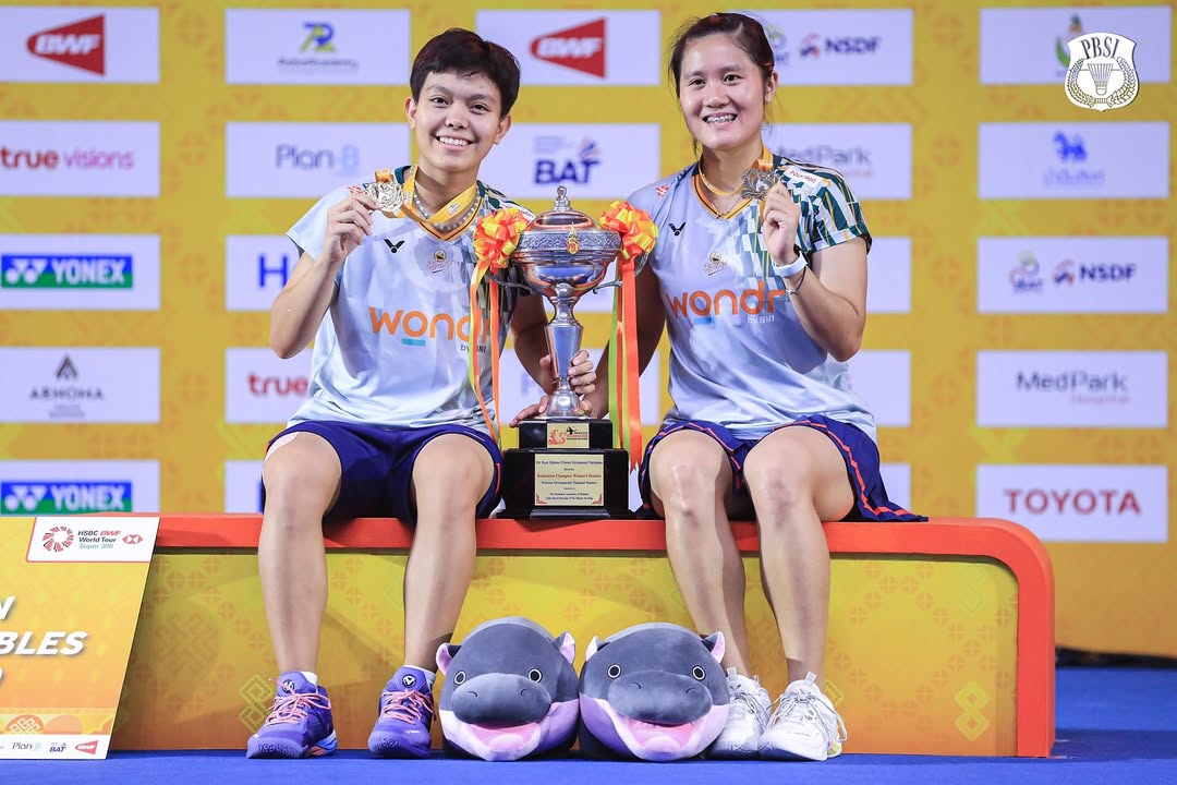Lanny Tria Mayasari dan Siti Fadia Silva Ramadhanti di podium ganda putri Thailand Masters 2025 (badminton.ina)