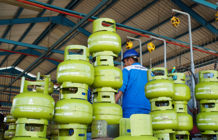 Penyediaan gas LPG 3 Kg yang akan di berikan ke pangkalan resmi (Tambang)