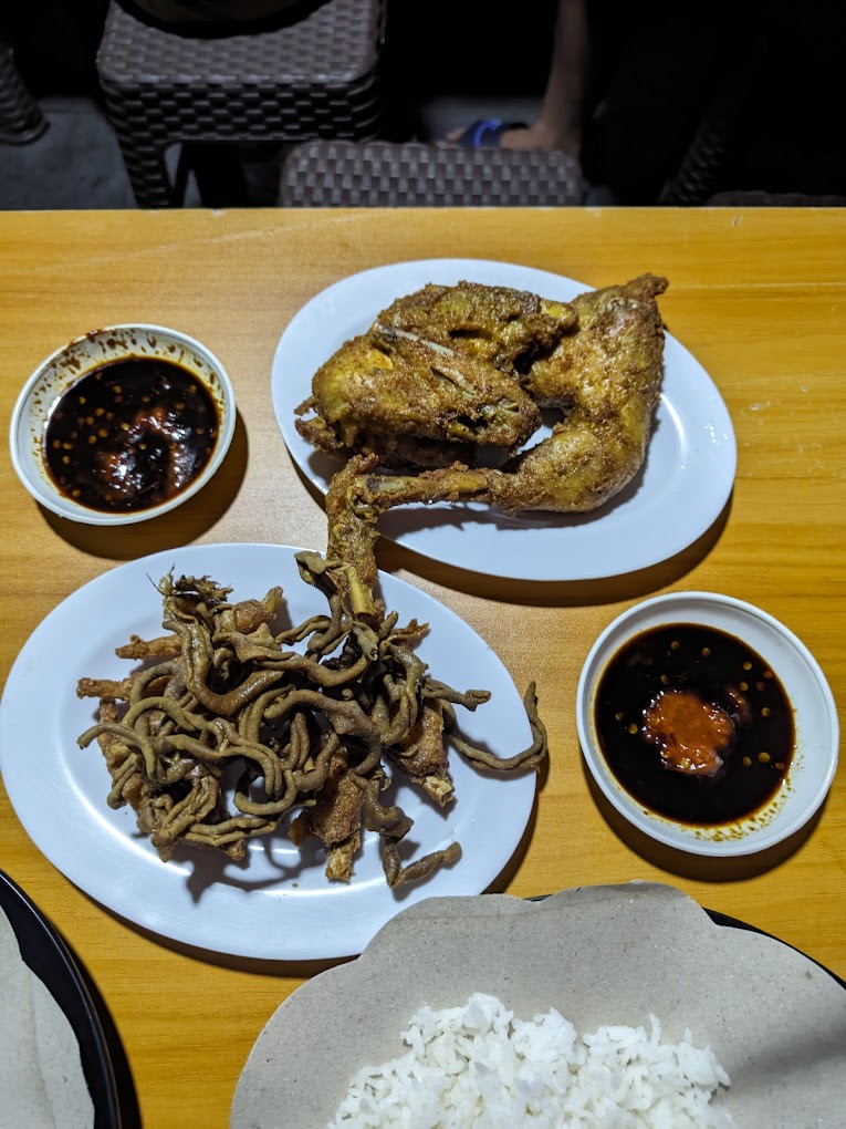 nikmatnya Ayam Malabar (Kevin Satria Anggiarta).