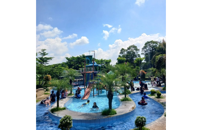 Kolam Renang dan Wahana Air (Instagram: kanigoropark1)