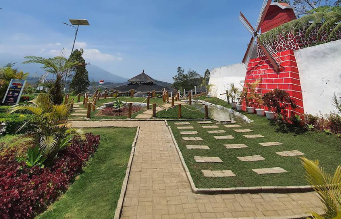 Bukit Nirwana (Google Maps: Caca ca