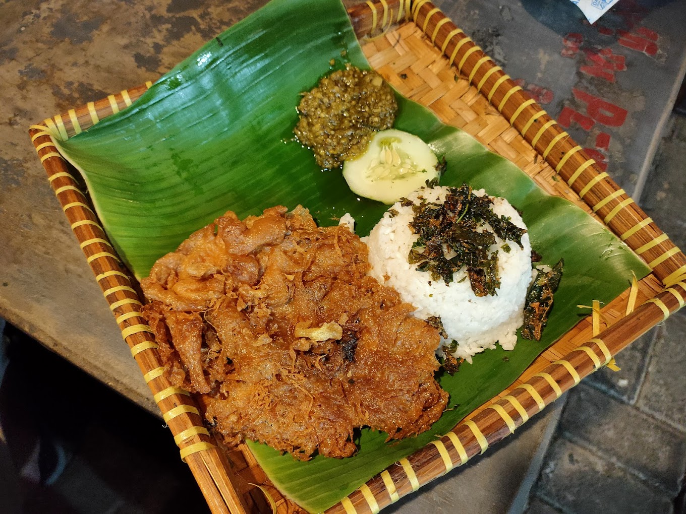 Dadar Sambal Ijo hidangan lezat dengan harga terjangkau (Bro Yonathan Channel).