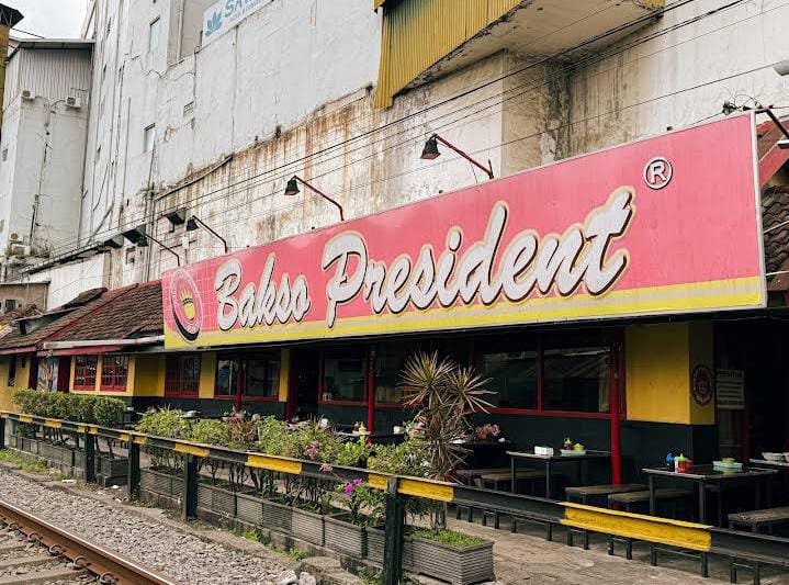 Bakso President tampak depan. (Syahputra)