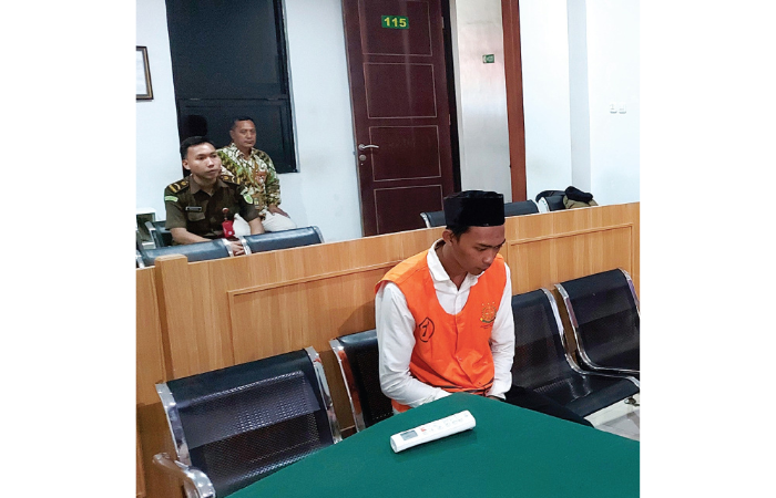 TERDAKWA NARKOBA: Ardana Fergi Alamsyah menjalani sidang di Pengadilan Negeri (PN) Kepanjen. (BIYAN MUDZAKY HANINDITO / RADAR KANJURUHAN)