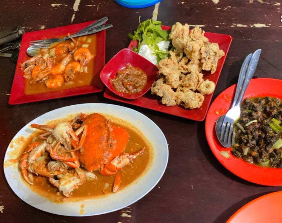 Beberapa menu yang lezat di Seafood Cak Tomo. (Lia Anjaini)