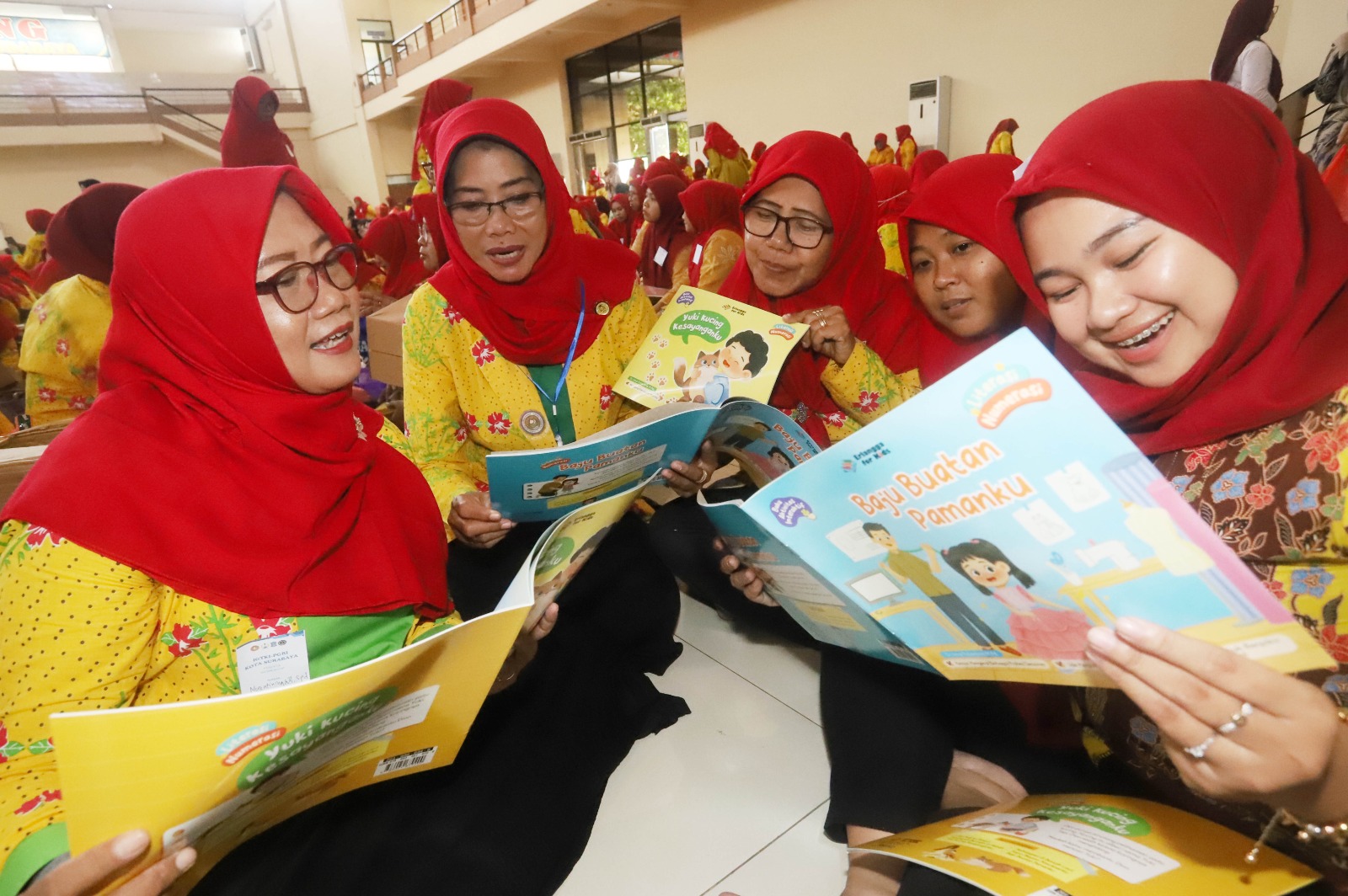 PENGALAMAN BARU: Guru PAUD dan TK se-Surabaya belajar terkait edupreneur kemarin.
