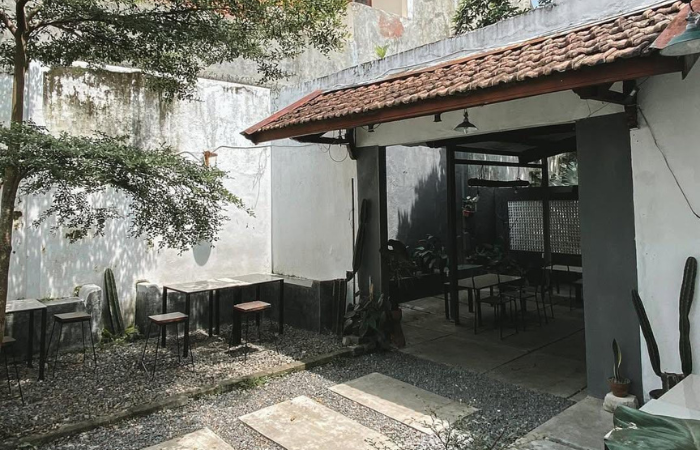 Tampak depan Rumah Sahabat x Mie Shinyuu (Instagram: rumahsahabat.id)