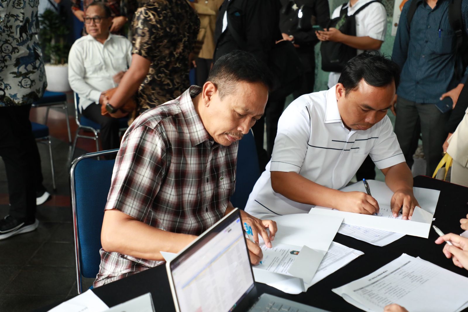 Wahyu-Ali menjalani pemeriksaan medis di Jakarta hari ini (17/2). (Prokompim Setda Kota Malang)