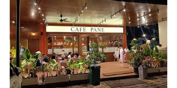 Tampak depan Cafe Pane Pizzeria, ramai pengunjung. (Google: februar barkah)