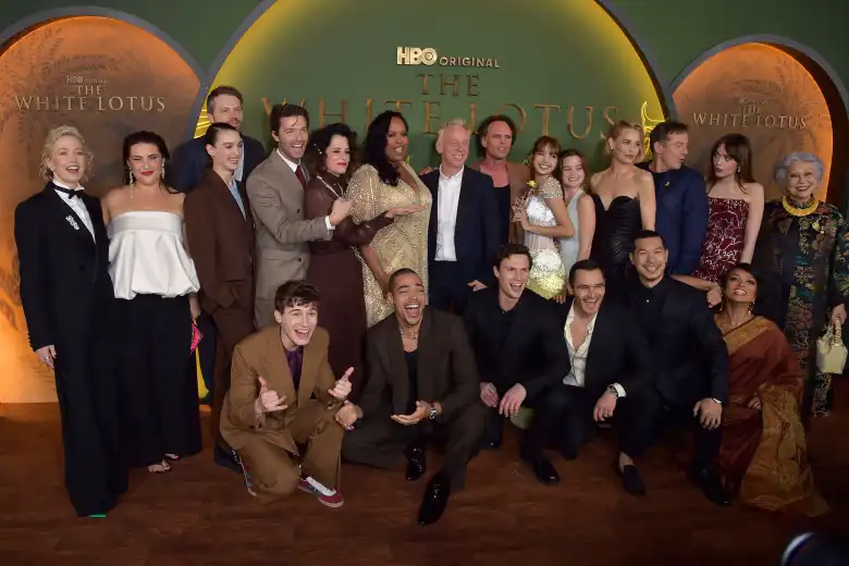 Para pemain The White Lotus Season 3 di red carpet. (Pubity)