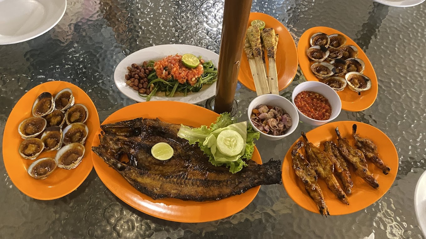 Aneka Makanan ala Jimbaran di Puri Nikmat (Jemima Laras).