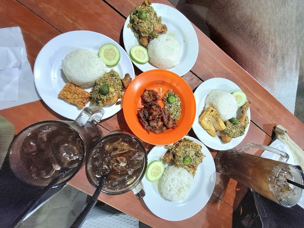 Andalan Mahasiswa daerah Dewandaru (Ajeng Zamala).