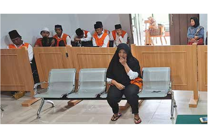 ASUSILA: Siska alias Mami Gea, pemilik panti pijat plus di Jalan Karangpandan, Kecamatan Pakisaji menjalani sidang di PN kepanjen kemarin (25/2). (BIYAN MUDZAKY HANINDITO / RADAR KANJURUHAN)