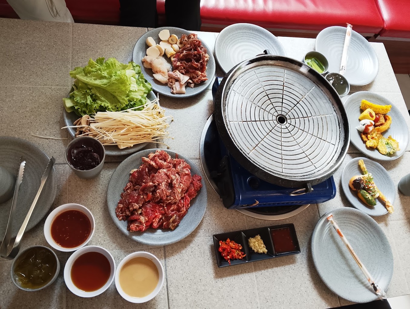 Menu hidangan yang di sajikan di Hodai AYCE (Gadis Pradya Paramitha).