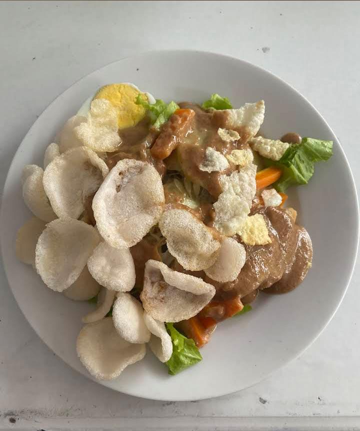 Nikmatnya Gado Gado Kampung Biru (Jule Jacobsen)
