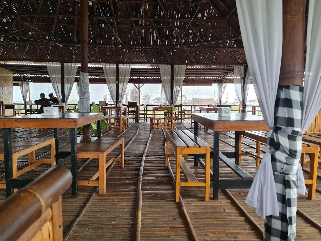 Bukber Nyaman dengan pemandangan alam pedasan (Annisa Tria).