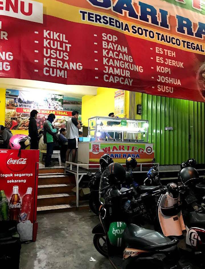 Warteg Sari Rasa Jalan Terusan Surabaya tampak depan.