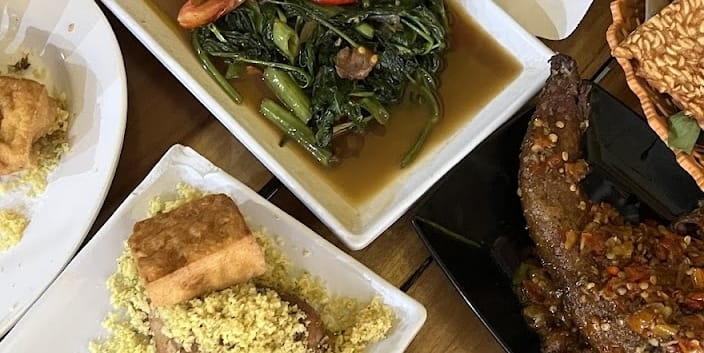 Foto Hidangan Ayam Tulang Lunak Mbok Surip