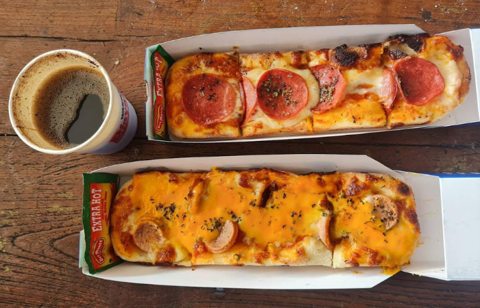 Camilan long pizza kini viral di Malang (Google Maps: Febria Rizky Pattikawa)