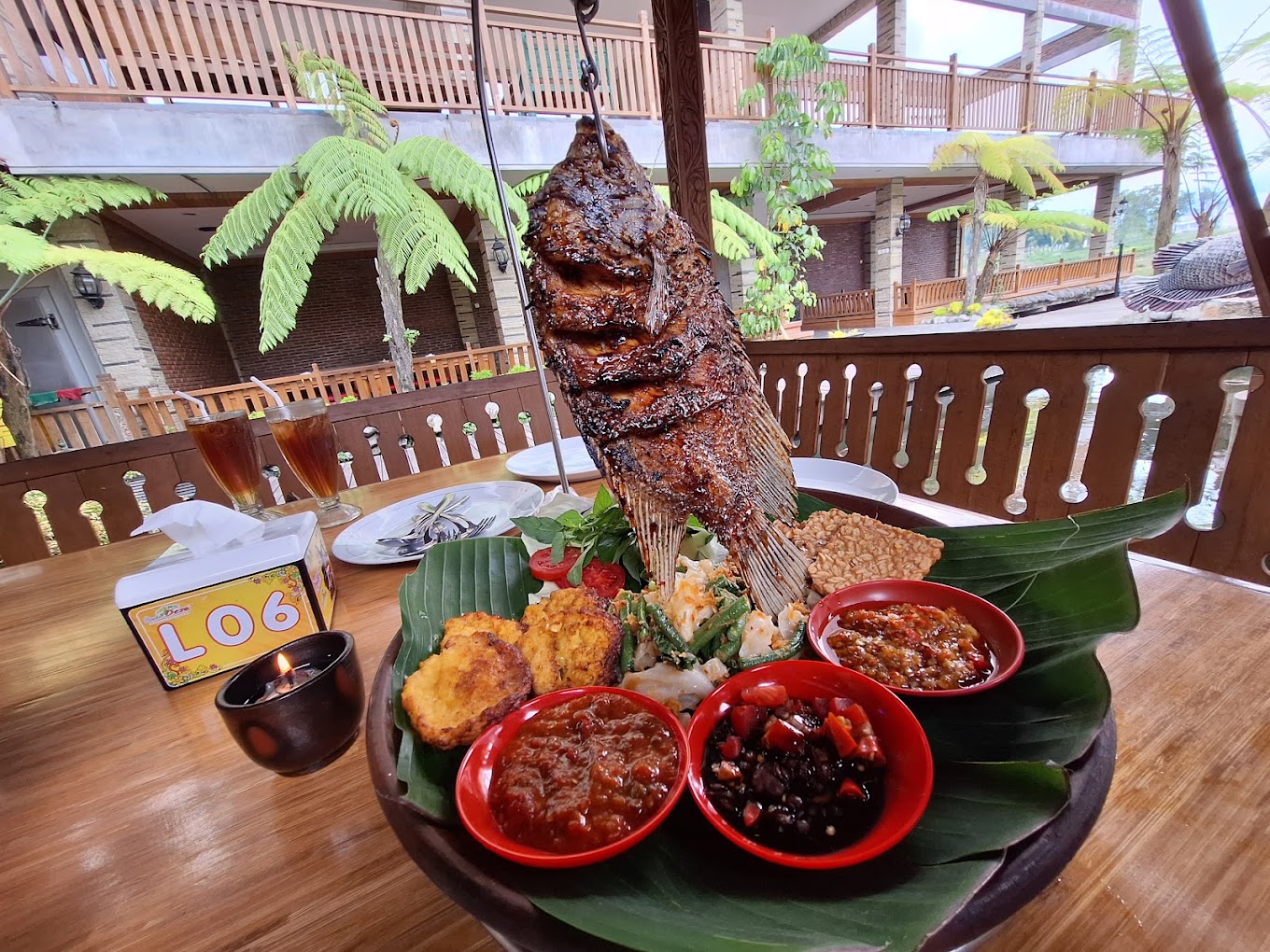 Lezatnya makanan di Pondok Desa, salah satu menu yang banyak dibeli (Agung Binar).