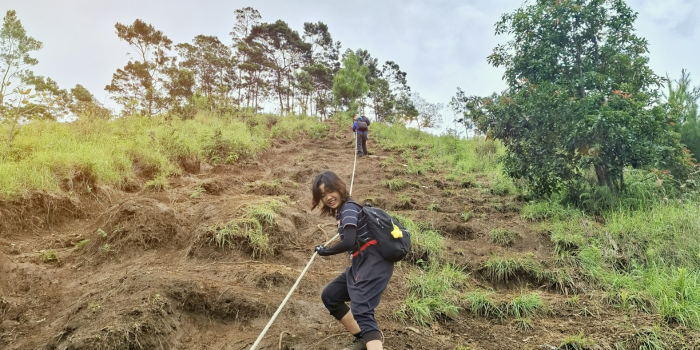 Tanjakan menuju Puncak Budug Asu (mj.yesha).